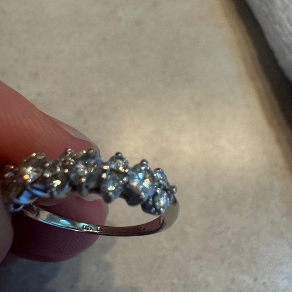 14k white gold authentic Diamond band - Picture 5 of 5